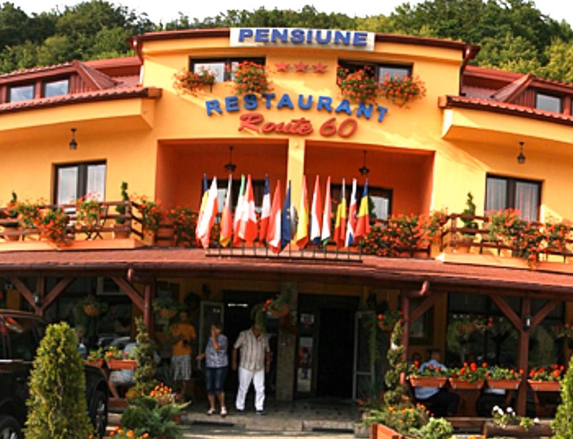 Pensiune Restaurant Route60 Ciucea Exterior photo